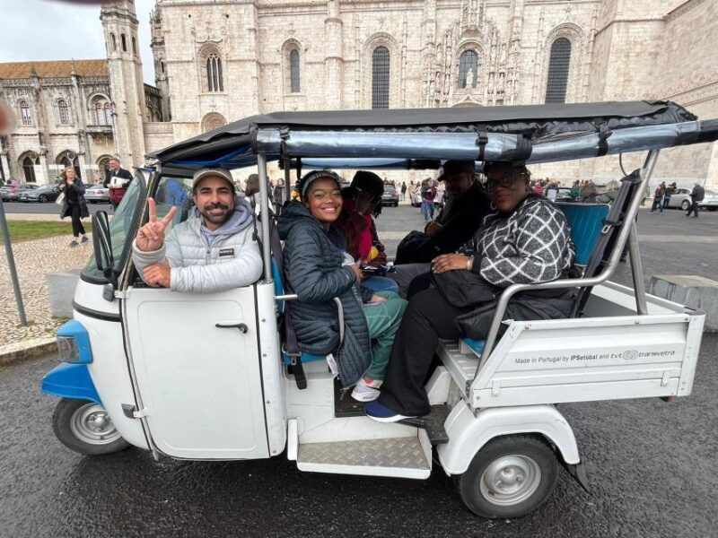 discover-beautiful-lisbon-aboard-a-tuk-tuk