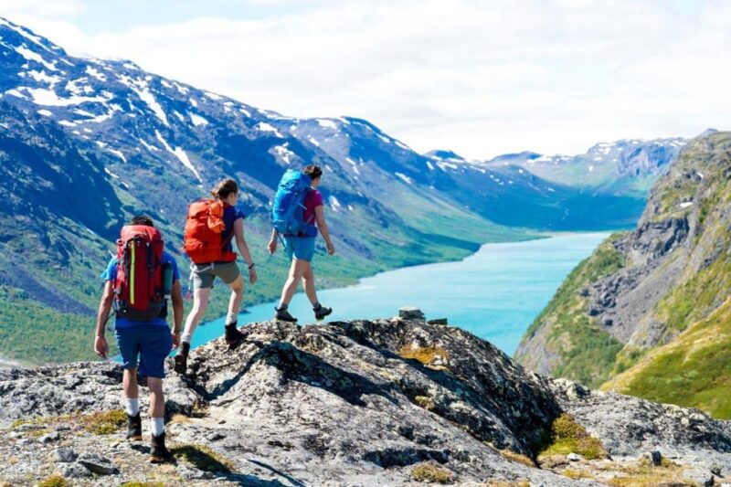 discover-besseggen-an-inspiring-2-day-adventure