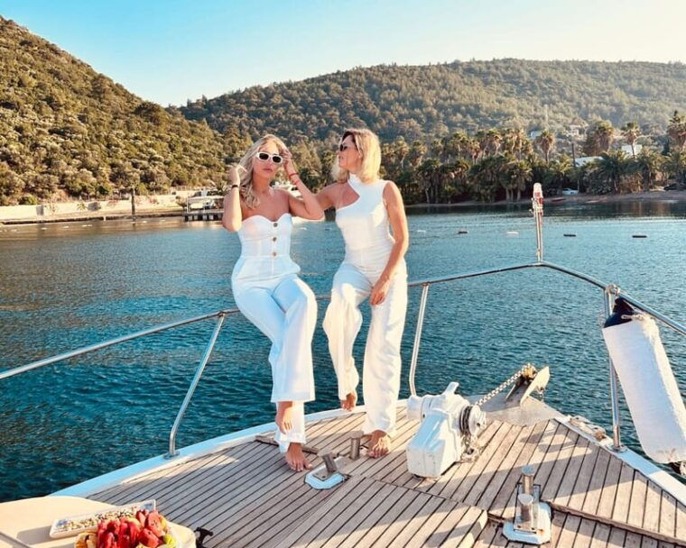 discover-bodrums-hidden-gems-on-a-private-3-hour-yacht-trip