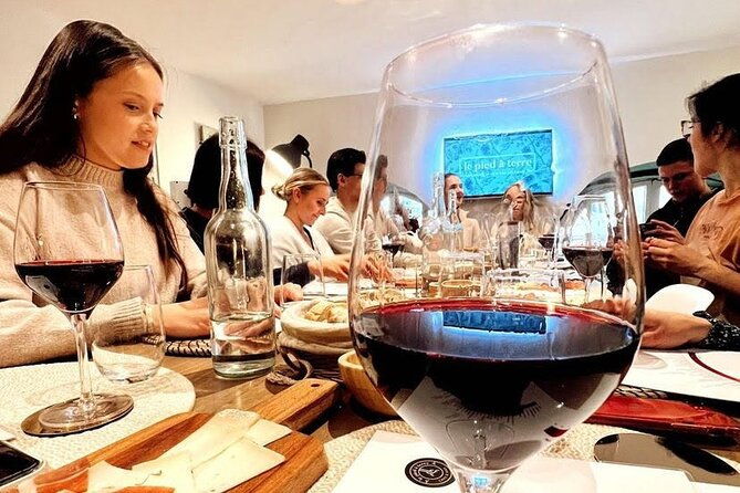 discover-bordeaux-vineyard-special-wine-tasting-with-two-cellar-men-brothers