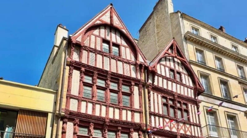 Discover Caen like never before: guided tours combining history and secrets! - Exploring Caens Historic Heart in Detail  
