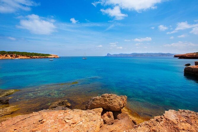 discover-cala-bassa-and-cala-comte-on-board-a-catamaran