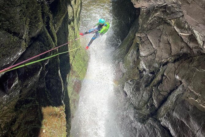 discover-canyoning-in-dollar-glen-3