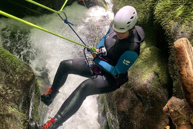 discover-canyoning-in-dollar-glen-4