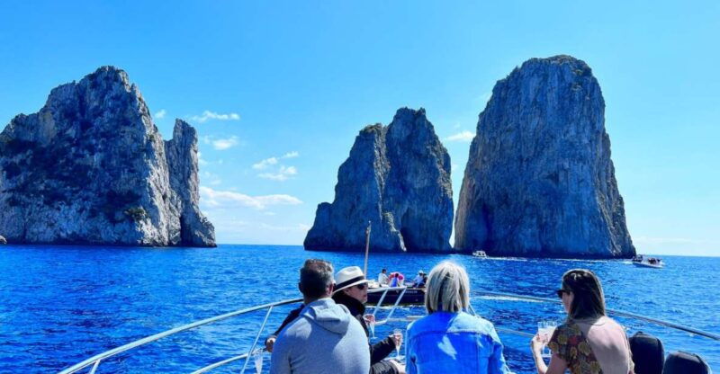 discover-capris-hidden-gems-group-tour-boat-experience