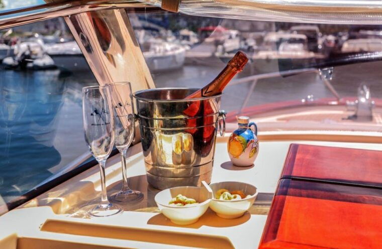discover-capris-hidden-gems-group-tour-boat-experience