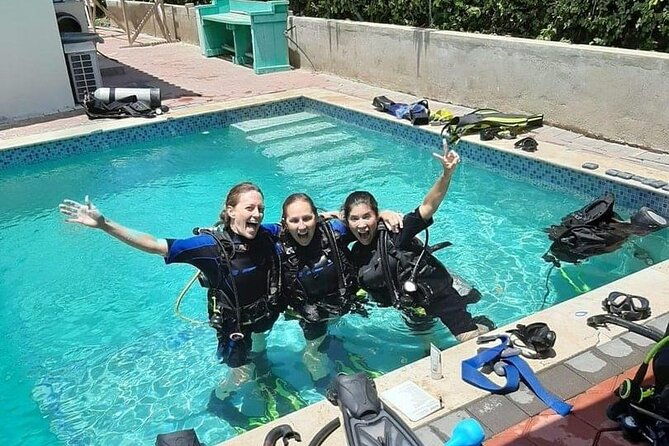 discover-diving-in-curacao-with-transportation-included