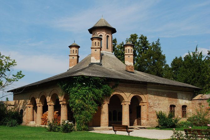 discover-draculas-tomb-and-mogosoaia-palace-private-tour-from-bucharest