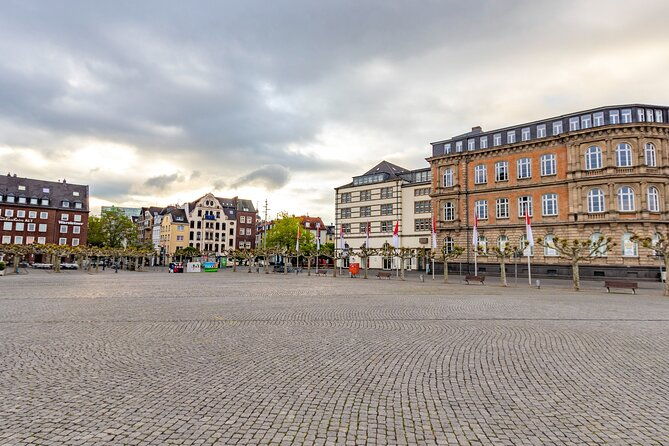 discover-dusseldorfs-most-photogenic-spots-with-a-local