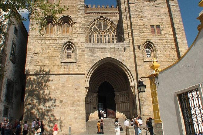 discover-evora-private-historical-tour-from-lisbon