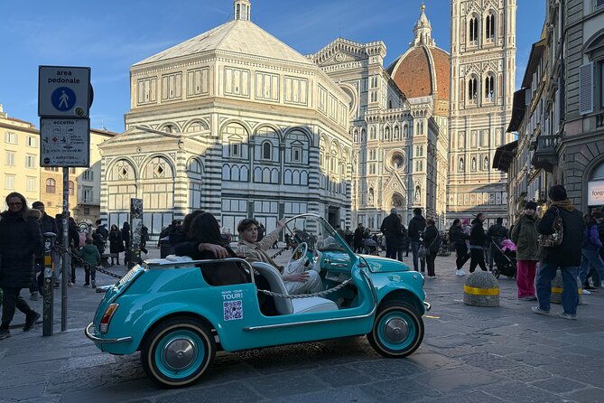 discover-florence-city-center-on-e-cabriot-fiat-500