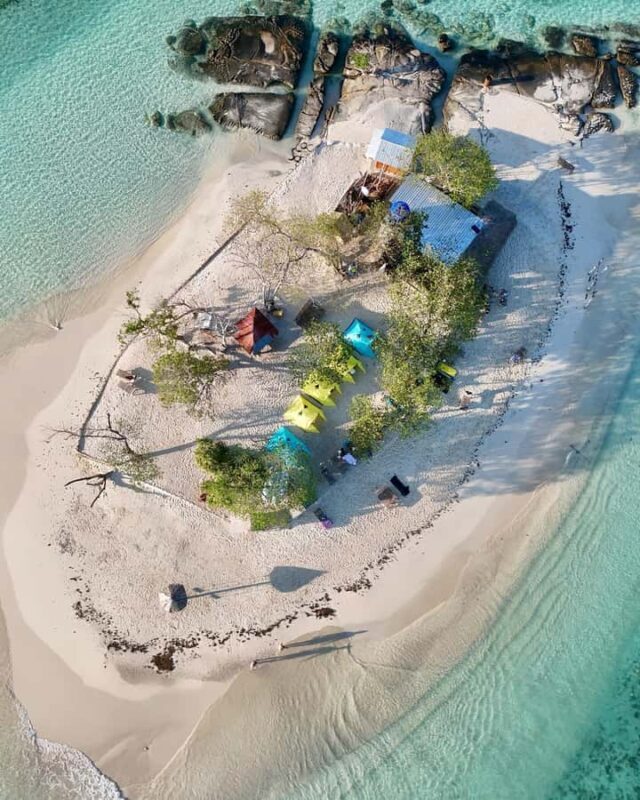 "Discover Gili Nanggu: A Secret Island Escape Awaits You!" - Savoring Fresh Seafood on Gili Sudak