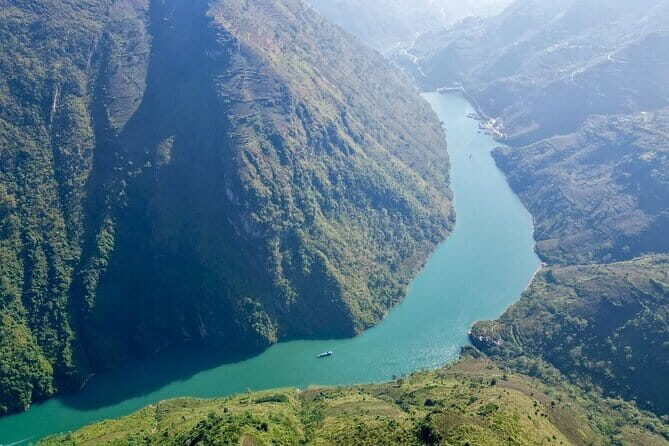 Discover Ha Giang Loop Tour 3 Day 4 Nights with EASY-RIDER - Key Points