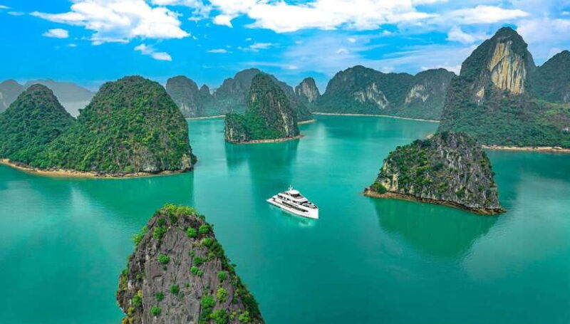 discover-halong-symphony-the-most-stunning-cruise-in-the-bay
