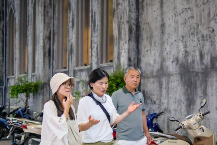 discover-hanoi-train-street-and-treasure-on-a-motorbike-tour