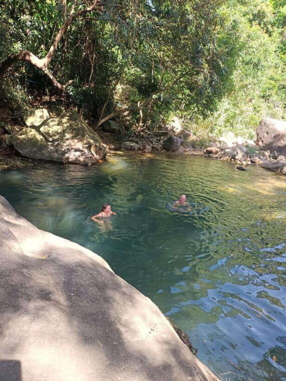 discover-hidden-waterfall-include-khmer-noodle-and-cake