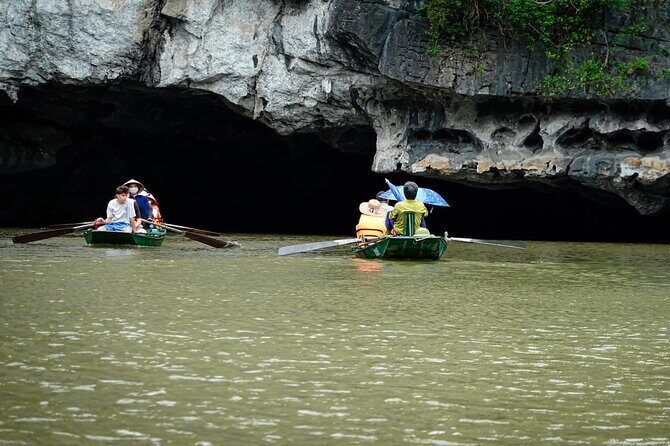 Discover Hoa Lu, Tam Coc & Mua Caves - Deluxe Day Trip from Hanoi - Returning to Hanoi