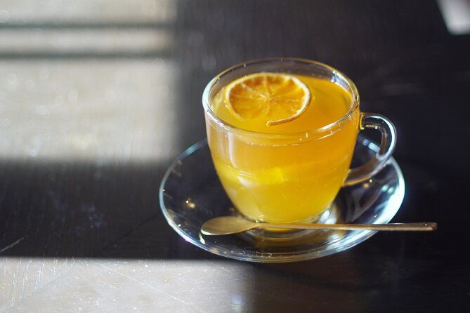 discover-japanese-tea-blending-techniques-in-osaka