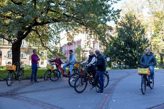 discover-krakow-by-bike-with-a-dutch-guide-2