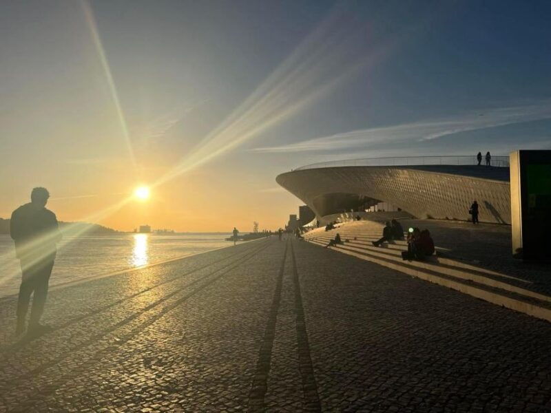 discover-lisbon-4h-tuk-tuk