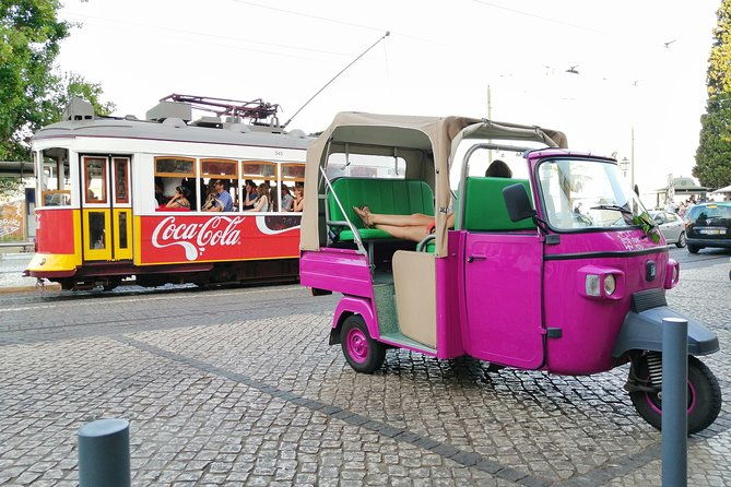 discover-lisbon-by-tuk-tuk-tour