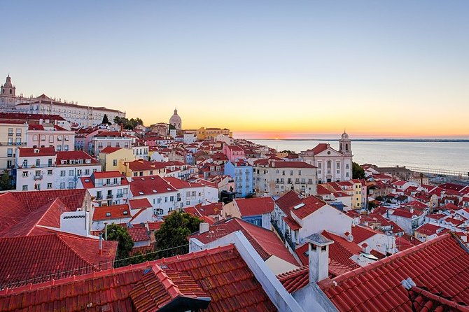 discover-lisbon-by-tuk-tuk-tour