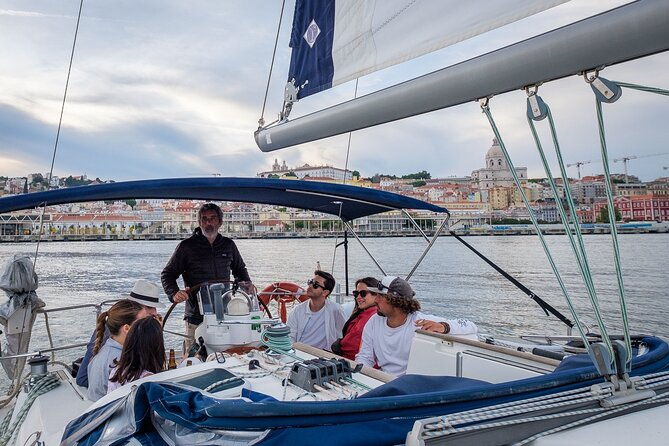 discover-lisbon-sunset-tagus-river-sailing-tour