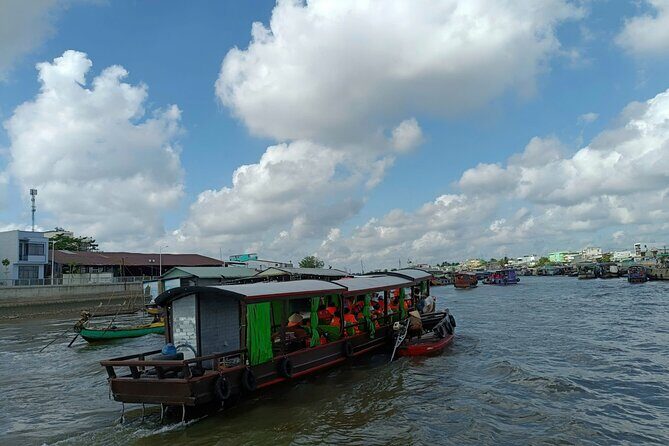 Discover Mekong Delta 3 Days with Boat trip to Phnom Penh option - Day 2: Markets, Fruits, and Bird Sanctuaries