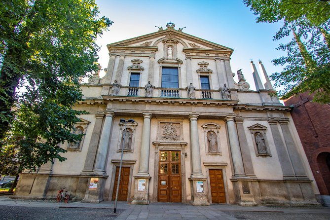 discover-milans-most-photogenic-spots-with-a-local