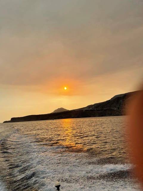 discover-milos-half-day-boat-trip-adventure