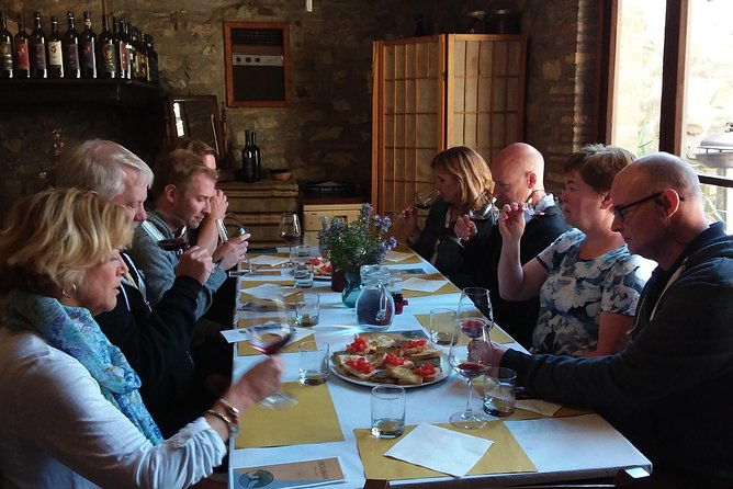 discover-montalcino-through-its-best-productions-brunello-saffron