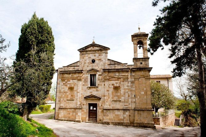 discover-montepulciano-cinta-senese-pigs-lunch-wine-in-a-farm