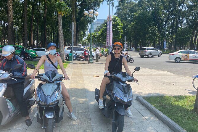 discover off the beaten path city Tours with university students - The Sum Up