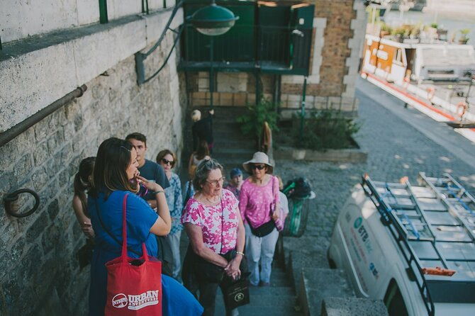 discover-paris-by-night-bohemian-walking-tour