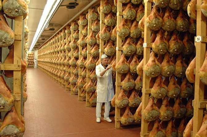 discover-parmas-flavors-parmigiano-prosciutto-food-tour-3