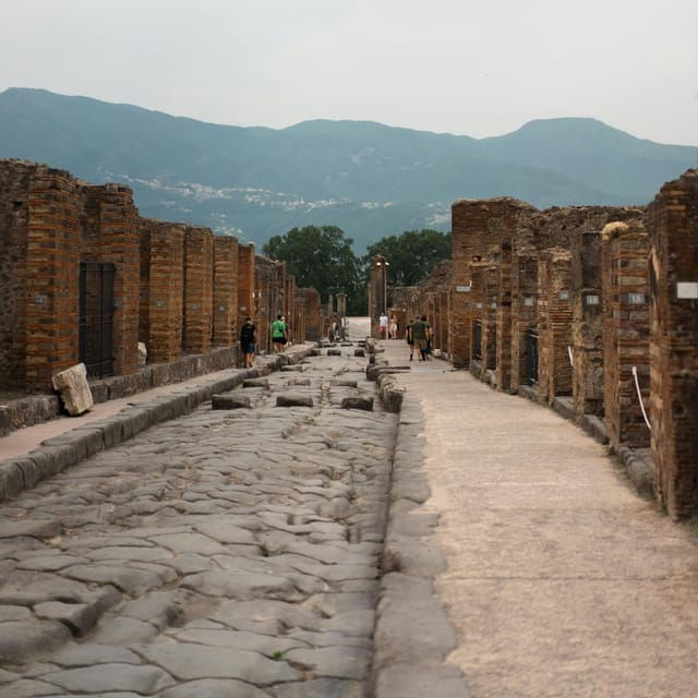 discover-pompeii-italian-walking-tour-of-the-buried-city