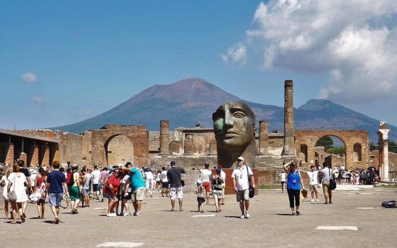 discover-pompeii-vesuvius-ruins-history-volcanic-views