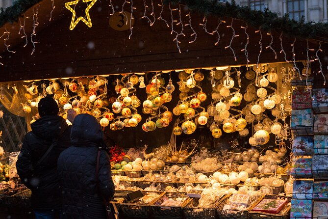 discover-pragues-christmas-market-magic-with-a-local