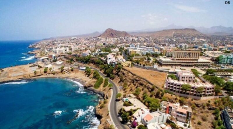 Discover Praia from a Locals Perspective with Lunch - Key Points  