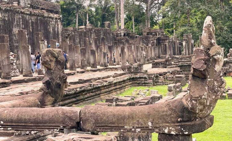 discover-private-angkor-small-circle-tour