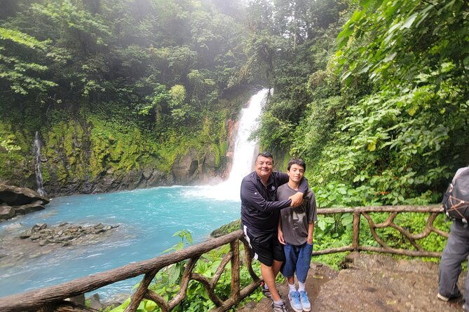 discover-rio-celeste-labyrinth-sloth-sanctuary-river-swim