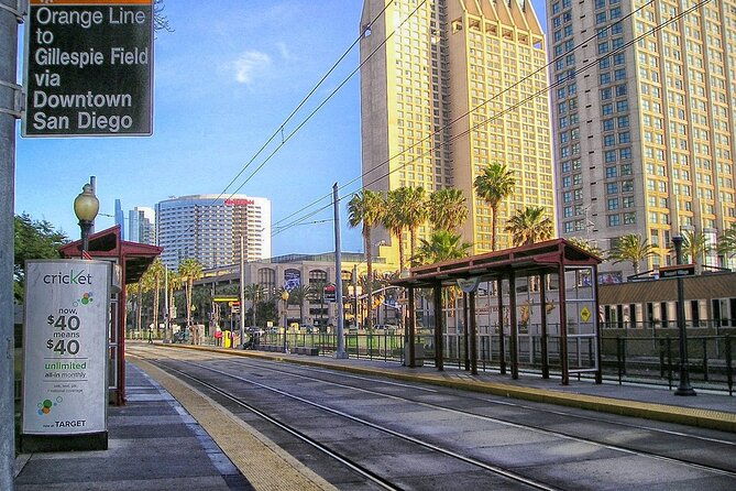 discover-san-diego-together-with-family-walking-tour