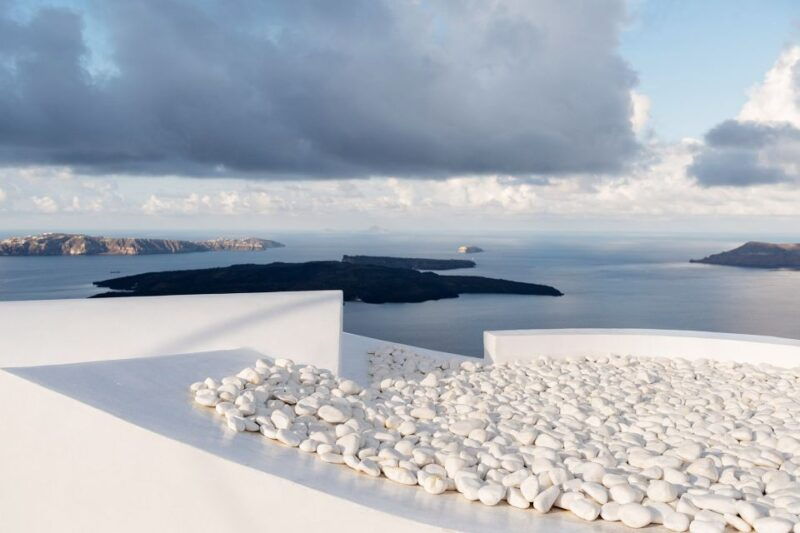 discover-santorini-prehistoric-akrotiri-winery-tour
