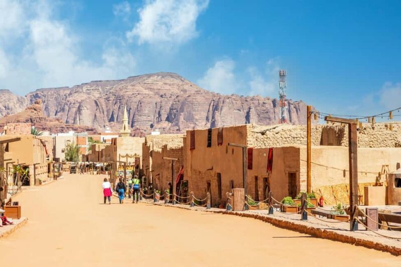 Discover Saudi Arabia 9 days Tour - Day 7: Coastal Drive to Jeddah