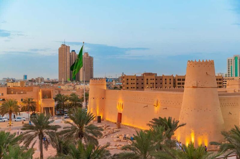 Discover Saudi Arabia 9 days Tour - Day 8: Old Jeddah & Cultural Landmarks