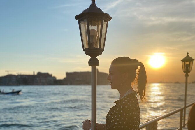 discover-secrets-and-hidden-gems-of-venice-with-a-local-sightseeing-small-group