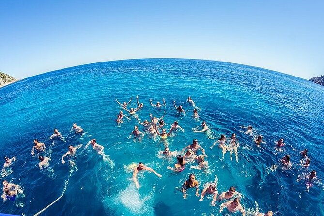 discover-secrets-of-the-sea-swimming-cave-and-underwater-vision