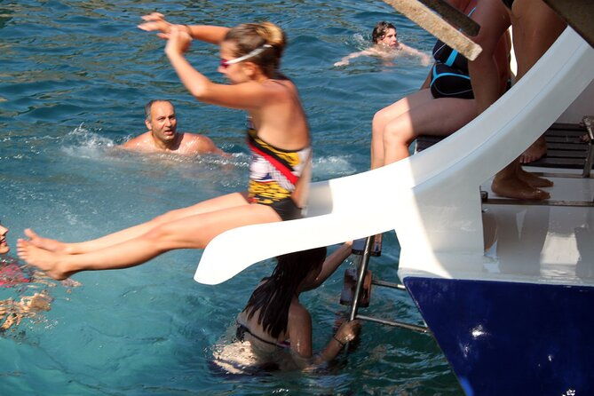 discover-secrets-of-the-sea-swimming-cave-and-underwater-vision