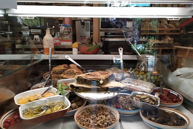discover-sorrento-food-walking-tour-lemons-cheeseolive-oil-2
