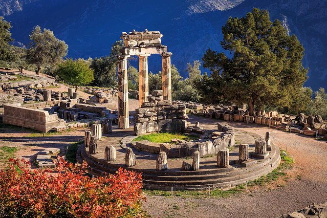 discover-spiritual-delphi-thermopylae-battlefield-private-trip